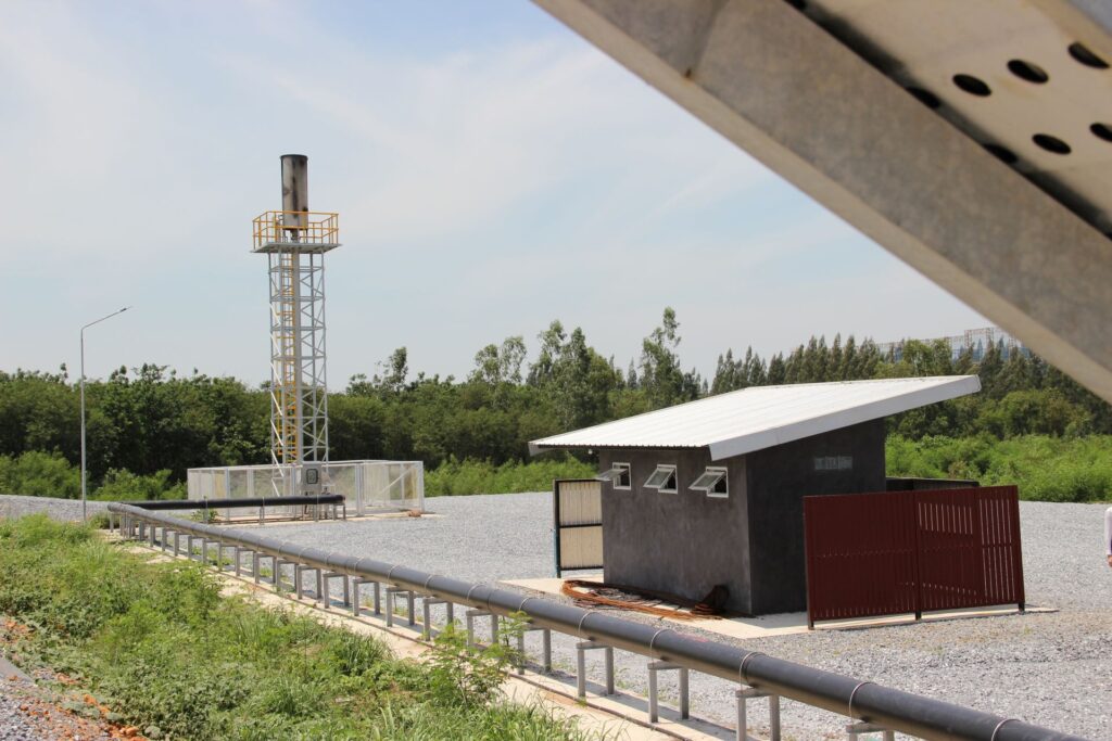 Biogas flare by Papop